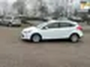 Ford Focus 1.0 EcoBoost Lease Trend,bj.2012,kleur:wit,nieuw model,NAP met 232141 km.en APK tot 11/20