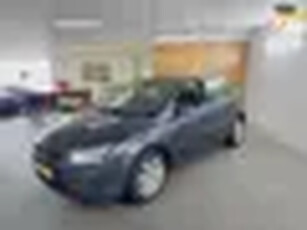 Ford Focus 1.6-16V Trend Apk Nieuw,Airco,Cruise,N.A.P,LM velgen,5Deurs,Trekhaak,2 sleutels + Boekjes