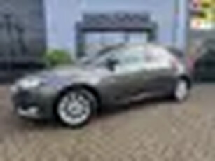 Ford Focus Wagon 1.0 Titanium Automaat Apple carplay Stoelv. Clima Dealer onderhouden