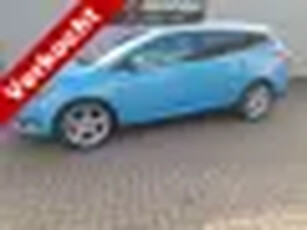 Ford FOCUS Wagon 1.0 Titanium Clima Ndl auto Cruise Navigatie LM Velgen Privacy glas R