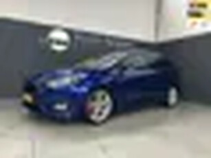 Ford Focus Wagon 1.0 Titanium, ST-Pakket, nette auto, mooie uitvoering.