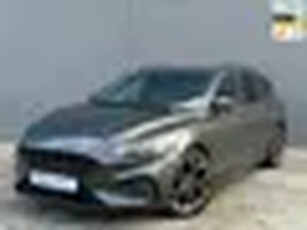 Ford Focus Wagon 1.5 EcoBoost ST Line Business Automaat Carplay Trekhaak Lane Assist B&O