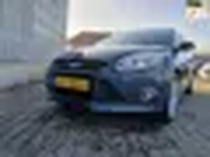 Ford Focus Wagon 1.6 TDCI Titanium - Clima - Cruise - Schade