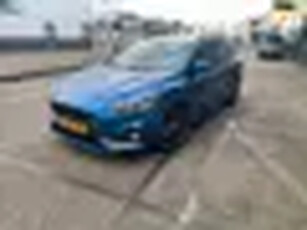 Ford Focus Wagon 2.3 EcoBoost ST-3/automaat/5drs/1e EIG/ dealeronderhouden/ 2jaar apk/volle opties!