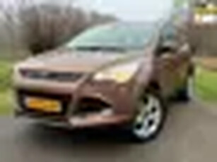 Ford Kuga 1.6 Titanium / Airco / Navigatie / Camera / Leder Interieur / Elektrische Voorstoel en Laa