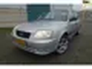 Hyundai Accent 1.3i Active Young - zeer lage km stand - speciale muziekinstallatie - airco - l m vel