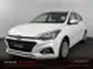 Hyundai i20 1.0 T-GDI Comfort Achteruitrijcamera All-Season banden Trekhaak Afneembaar Navig