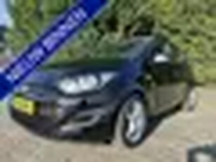 Hyundai i20 1.2i Black pack 5 deurs airco apk (bj 2014)