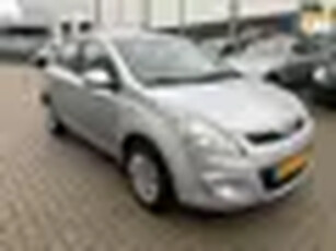 Hyundai I20 1.2i i-Drive Airco Elektr pakket USB Isofix Rijdt en schakelt perfect Bj 2011 Zeer zuini