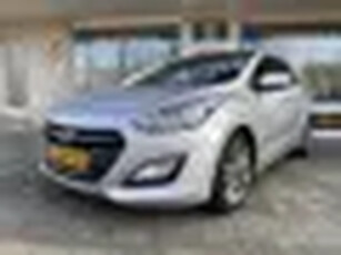 Hyundai i30 1.6 GDi Comfort Panoramadak/Keyless entry//Achteruitrijcamera/Audionavigatie/Climate Con