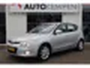 Hyundai i30 1.6i DYNAMIC LUXE NIEUWE APKMOOIE AUTO