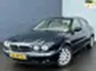 Jaguar X-type 2.5 V6 Executive 4WD/LEDER/CLIMA/CRUISE/LMV/YOUNGTIMER