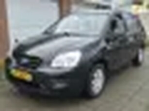 Kia Carens 2.0 CVVT X-tra zeer goede auto!