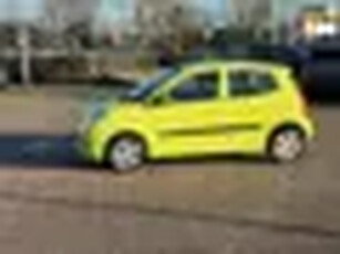 Kia Picanto 1.0 Seven,bj.2010,kleur:lemon/geel,5 deurs,airco,NAP met 158537 km.en APK 01/2026,stuurbekrachtiging en zeer zuinig.