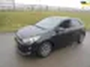 Kia Rio Kia Rio 1.0 benzine 5 deurs airco lmv navigatie camera