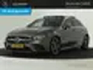 Mercedes-Benz A-Klasse 180 Business Solution AMG Panoramadak 5 spaaks lichtmetalen velgen MBUX