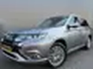 Mitsubishi Outlander BWJ 2020 2.4 PHEV 135 PK Intense AUTOMAAT / TREKHAAK / NAVI / CLIMA / CRUISE /