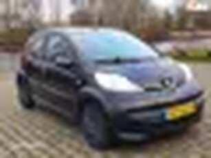 Peugeot 107 1.0-12V XR 1e eigenaar lage km airco cv op afs elektrische ramen