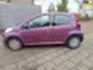 Peugeot 107 1.0 Active met airco met 114000km