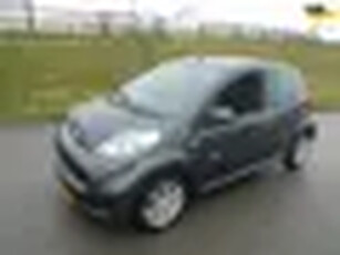 Peugeot 107 Peugeot 107 1.0 benzine 5 deurs airco lmv