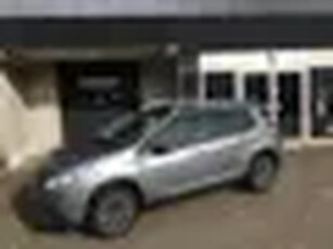 Peugeot 2008 1.2 PureTech Active / AUTOMAAT / HOGE INSTAP / AIRCO / AFN TREKHAAK / PANORAMA DAK