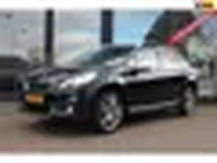 Peugeot 2008 1.2 PureTech Féline Lmv/Navi/Glazendak/Cruise/NAP!