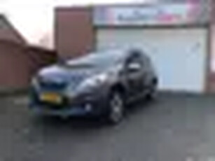 PEUGEOT 2008 1.2 PURETECH FELINE Panodak LEDER stoel verwarming, trekhaak