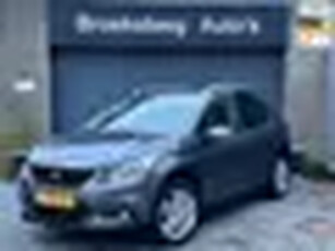 Peugeot 2008 1.2 PureTech Signature NLauto/Navi/Trekhaak/Boekjescompleet