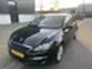 Peugeot 308 1.2 PureTech Style, NL auto , NAP, trekhaak, panorama dak