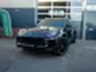 Porsche Macan 3.0 GTS Porsche Approved PASM Vering Trekhaak Dealer onderhouden Panoramadak