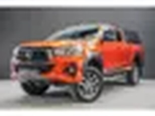 Toyota HiLux 2.4 150pk D-4D Xtra Cab Challenger verhoogde veringssettrekhaaklederen bekledingpar