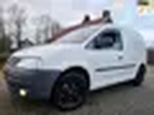 Volkswagen Caddy 1.6i benzine met Airco Zijdeur LMV Trekhaak en Meer Opties !