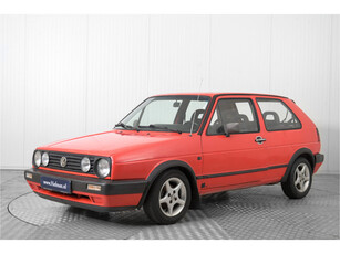 Volkswagen Golf 1.6 GTD .