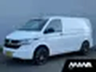 Volkswagen Transporter 2.0TDI L1H1 26 Business Airco LM-Velgen CarPlay Airbag Cruise Trekhaak Sensor