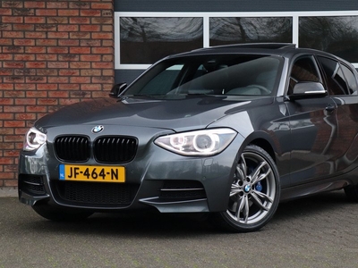 BMW 1-serie M135i xDrive High Executive Schuifdak