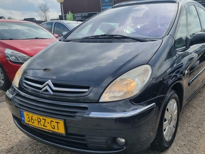 Citroen Xsara Picasso 1.8i-16V Exclusive €1199,- inruilkoopje - rijd goed- airco werkt-leer-panodak