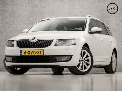 Škoda Octavia Combi 1.4 TSI Luxury 141Pk Automaat (NAVIGATIE, STOELVERWARMING, CLIMATE, GETINT GLAS, CANTON AUDIO, SPORTSTOELEN, XENON, CRUISE, PARKEERSENSOREN, NIEUWSTAAT)