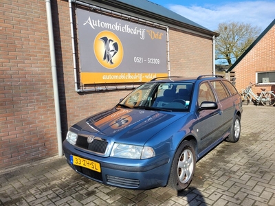 Škoda Octavia Combi 1.6 Démarrage