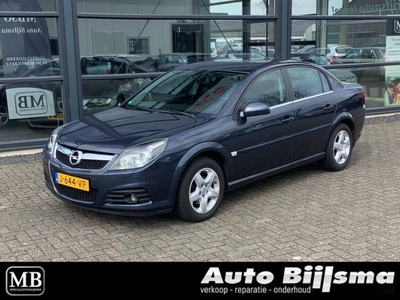 Opel Vectra 2.2-16V automaat, xenon verlichting, zeer net, Youngtimer