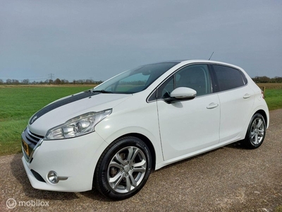 Peugeot 208 1.2 VTi Allure panoramadak, cruise, airco, pdc