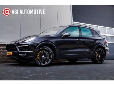 Porsche Cayenne 4.8 Turbo S 551 pk Sport-Chrono / Full-options/ Keramisch/ Keyless/ Schuif/kantel-dak/ Sportstoelen/ Stoel.verw+koeling/ Burmester-sound/ Luchtvering/ 21 inch lmv