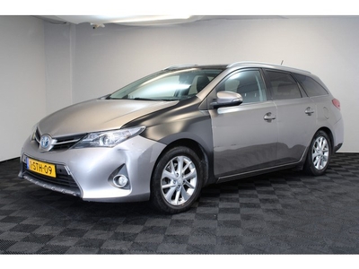 Toyota Auris Touring Sports 1.8 Hybrid Lease Pano