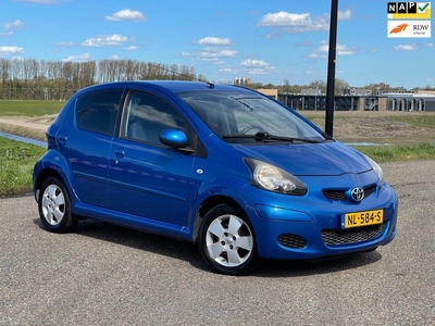 Toyota Aygo 1.0-12V Access 1e Eignr/Dealer Ondrh/Lmv/Nap/Boekjes