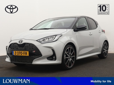 Toyota Yaris 1.5 Hybrid GR Bi-tone Limited Pack Winter | Stoel-/Stuurverwarming | Head-Up Display | Lichtmetalen Velgen | Navigatie |