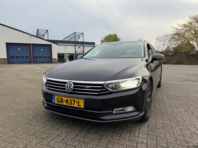 Volkswagen Passat Variant 1.6 TDI R-Line (bj 2015) DSG|PANO|VIRTUAL DASH|XENON|VOL!