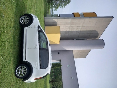 2014 Volkswagen Up Cross. 64015 km