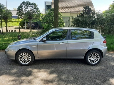 Alfa Romeo 147 1.6 T.Spark Veloce Distinctive Climate