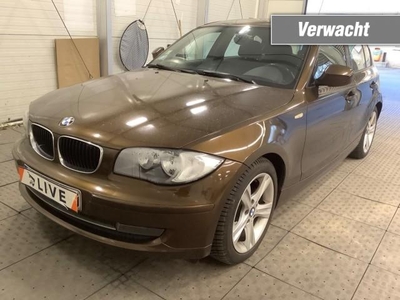 BMW 1-serie 116I SPECIAL EDITION / SCHUIFDAK ZWARTE HEMEL