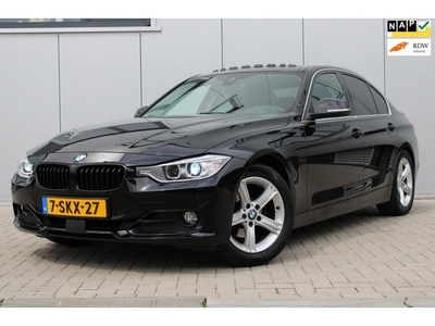 BMW 3-serie 320d M-STUUR I PANO I ADAPTIEVE I KEYLESS I