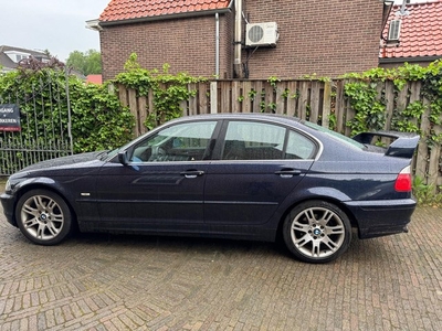 BMW 3-serie 328i Executive